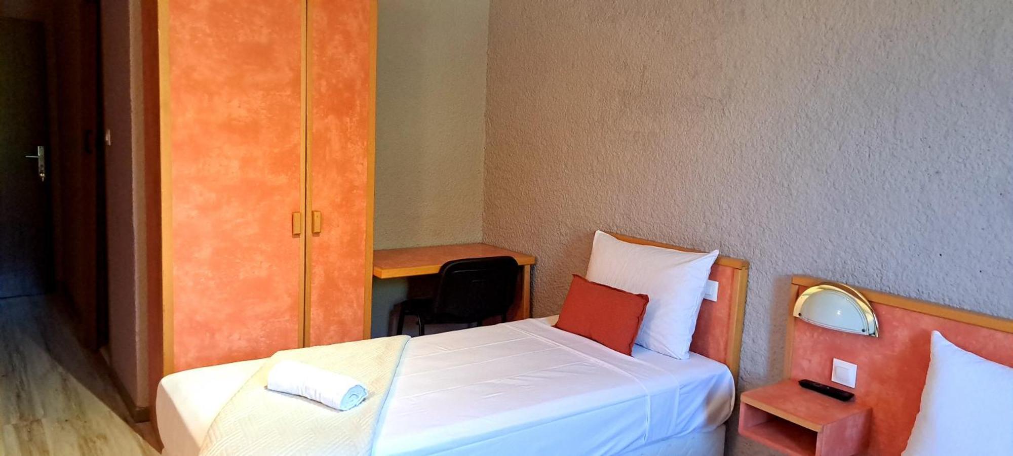 Hotel Les Alizes Le Pouzin Exterior foto